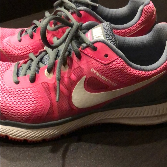 nike zoom dynamic web